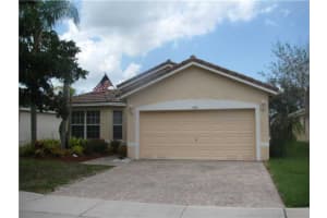 11921 SW 7th St, Pembroke Pines, FL 33025, Sold 08/21/15
