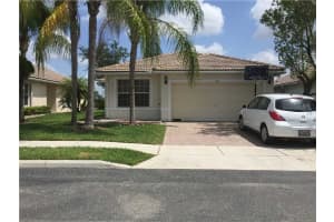 11817 SW 7th St, Pembroke Pines, FL 33025, Sold 03/04/16