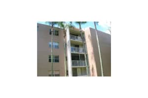 8411 NW 8th St, Miami, FL 33126, Sold 09/15/15