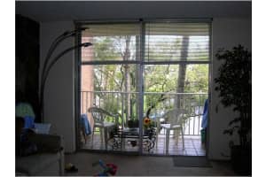 8411 NW 8th St, Miami, FL 33126, Sold 09/15/15