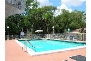 8411 NW 8th St, Miami, FL 33126, Sold 09/15/15