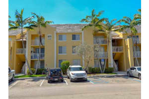 11165 SW 6th St, Pembroke Pines, FL 33025, Sold 04/15/16
