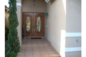 9293 NW 120th Terrace, Hialeah Gardens, FL 33018, Sold 02/11/16