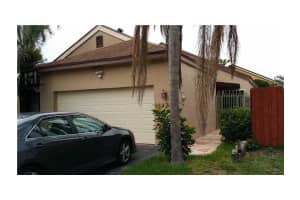 18927 NW 80th Ct, Hialeah, FL 33015, Sold 04/18/16