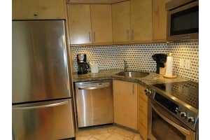 5225 Collins Ave, Miami, FL 33140, Sold 01/09/17