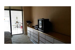 3375 N Country Club Dr, Miami, FL 33180, Sold 03/11/16