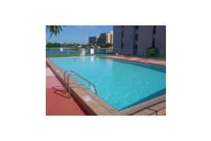 5199 NW 7th St, Miami, FL 33126, Sold 04/01/16