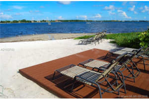 725 Via Villagio, Hypoluxo, FL 33462, Sold 10/19/16