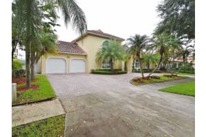 15518 NW 83rd Pl, Hialeah, FL 33016, Sold 11/20/15