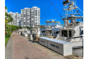 3610 Yacht Club Dr, Miami, FL 33180, Sold 04/25/16