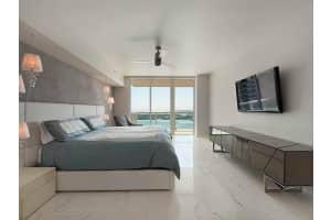 450 Alton Rd, Miami Beach, FL 33139, Sold 04/28/16