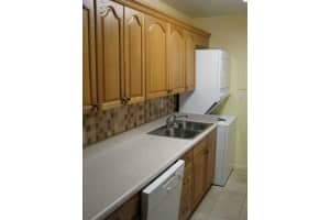 9356 SW 77th Ave APT J8, Miami, FL 33156, Sold 05/03/16