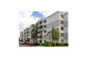 8261 NW 8th St, Miami, FL 33126, Sold 01/13/17
