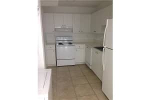 8261 NW 8th St, Miami, FL 33126, Sold 01/13/17