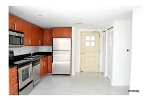 101 E Flagler St, Miami, FL 33131, Sold 03/03/16