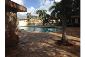 15221 SW 80th St, Miami, FL 33193, Sold 12/04/15