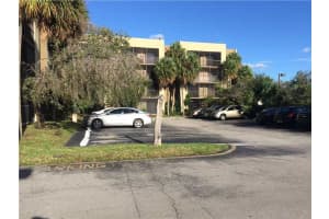 8635 NW 8th St, Miami, FL 33126, Sold 10/15/15