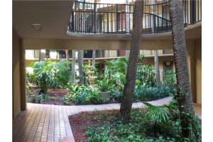 8635 NW 8th St, Miami, FL 33126, Sold 10/15/15