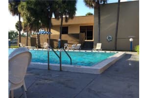 8635 NW 8th St, Miami, FL 33126, Sold 10/15/15