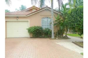 10670 NW 2nd Cir, Pembroke Pines, FL 33026, Sold 11/05/15
