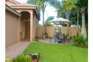 10670 NW 2nd Cir, Pembroke Pines, FL 33026, Sold 11/05/15