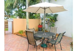 10670 NW 2nd Cir, Pembroke Pines, FL 33026, Sold 11/05/15