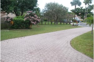 428 Lakeside Cir, Sunrise, FL 33326, Sold 04/07/16