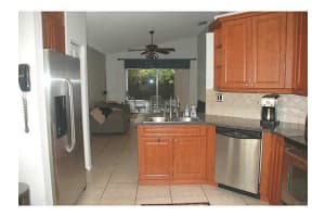 428 Lakeside Cir, Sunrise, FL 33326, Sold 04/07/16