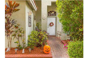 234 NW 107th Ave, Pembroke Pines, FL 33026, Sold 12/29/15