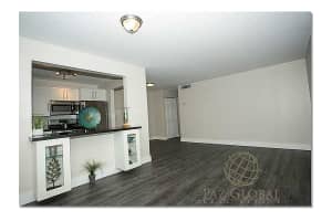 221 Meridian Ave, Miami Beach, FL 33139, Sold 04/29/16