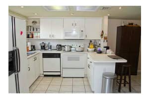 631 NW 82nd Ave, Miami, FL 33126, Sold 12/28/15