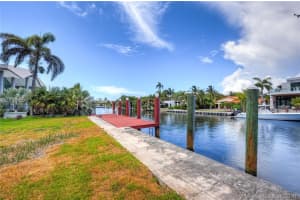 333 Centre Is, Golden Beach, FL 33160, Sold 01/30/17