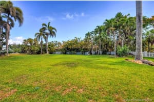 333 Centre Is, Golden Beach, FL 33160, Sold 01/30/17