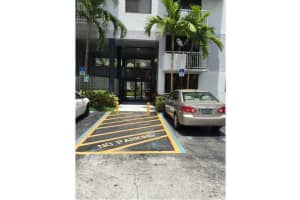 8251 NW 8th St, Miami, FL 33126, Sold 12/02/15