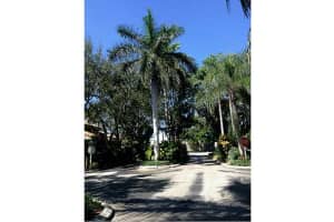 7497 SW 109th Pl, Miami, FL 33173, Sold 12/04/15