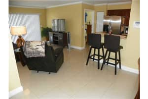 15221 SW 80th St, Miami, FL 33193, Sold 01/01/16