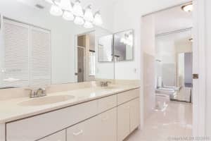 11045 SW 156th Pl, Miami, FL 33196, Sold 04/14/16