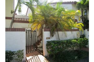 327 Ives Dairy Rd, Miami, FL 33179, Sold 12/30/15