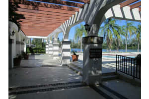 327 Ives Dairy Rd, Miami, FL 33179, Sold 12/30/15