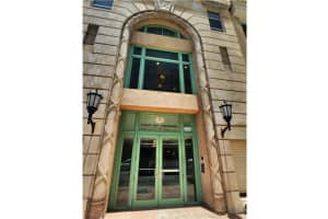 101 E Flagler St, Miami, FL 33131, Sold 02/22/16