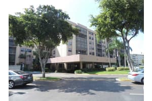 900 NE 195th St, Miami, FL 33179, Sold 05/06/16