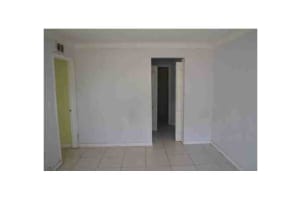 8401 NW 8th St, Miami, FL 33126, Sold 12/21/15