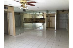 240 W Park Dr, Miami, FL 33172, Sold 01/21/16