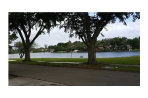 7243 Loch ness Dr, Miami Lakes, FL 33014, Sold 04/04/16