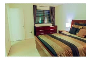 450 W Park Dr, Miami, FL 33172, Sold 05/25/16