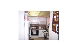 9120 Fontainebleau Blvd, Miami, FL 33172, Sold 12/17/15