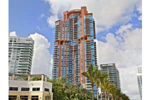 300 South Pointe Dr, Miami Beach, FL 33139, Sold 02/10/16