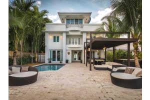 277 N Coconut Ln, Miami Beach, FL 33139, Sold 08/01/16