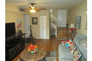 442 NW 98th Ct, Miami, FL 33172, Sold 04/27/16