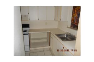 2735 W 52nd St, Hialeah, FL 33016, Sold 02/10/16